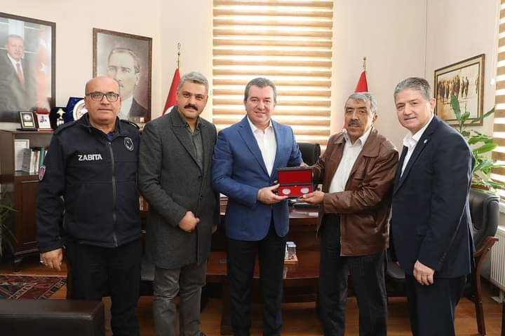 Bem-Bir-Sen İzmir Teşkilatımız Bergama Belediye Başkanı Hakan Koştu’yu Ziyaret Etti