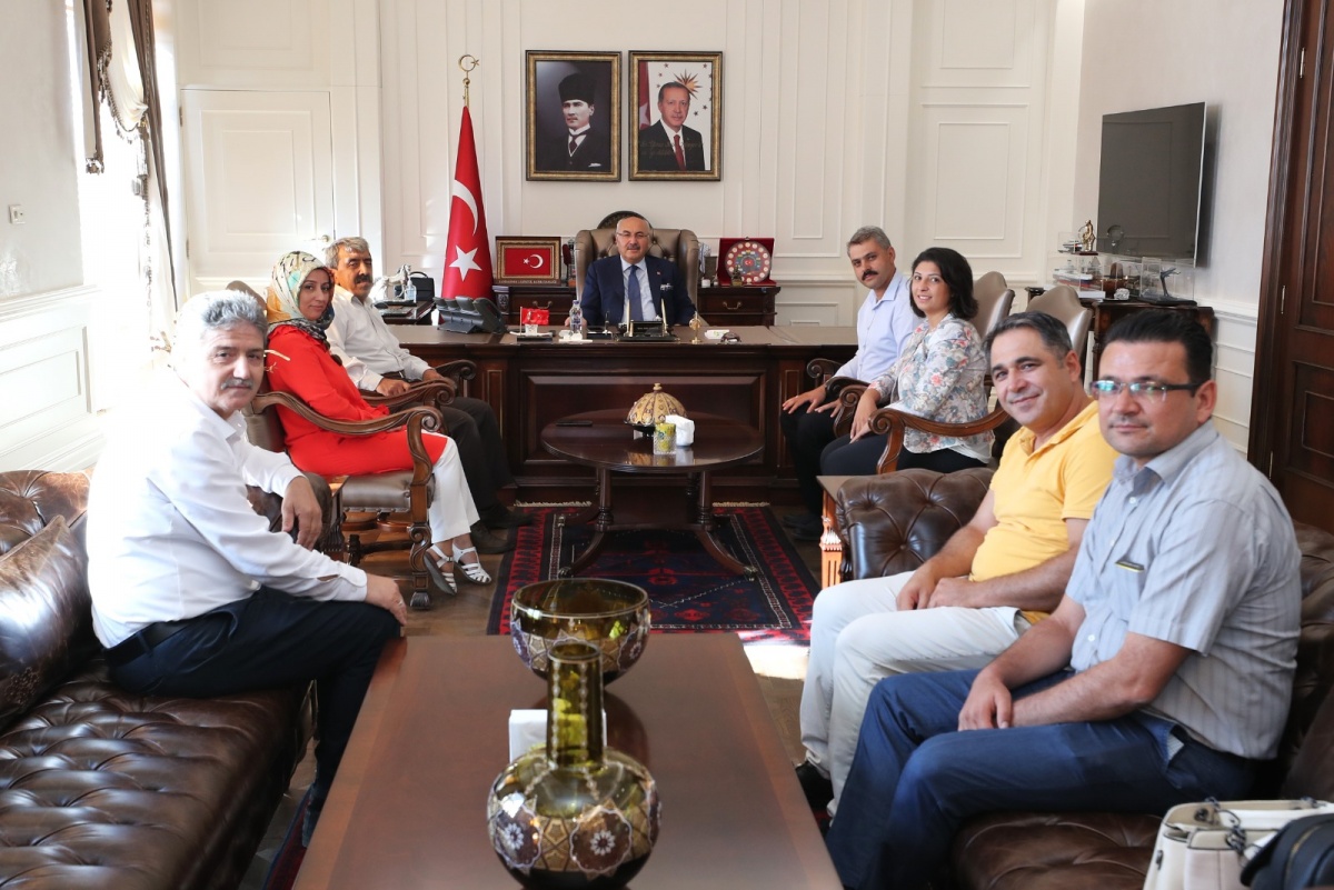 Bem-Bir-Sen İzmir Yönetim Kurulu ve Kadınlar Komisyonu İzmir Valiliğini ve SGK Müdürlüğünü Ziyaret Etti