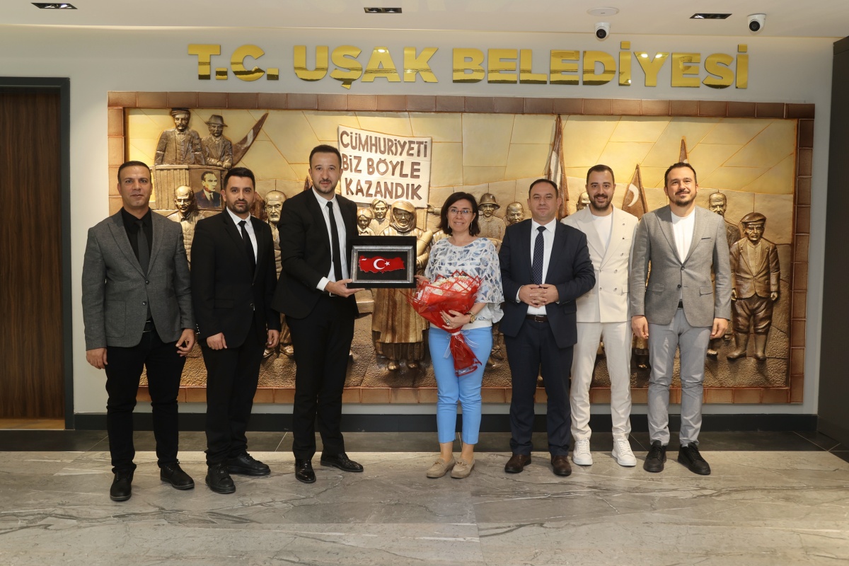 Uşak İl Başkanımız Selahattin Cem İslamoğlu Uşak Belediye Başkanı Hatice Terekeci Özcan’ı Ziyaret Etti